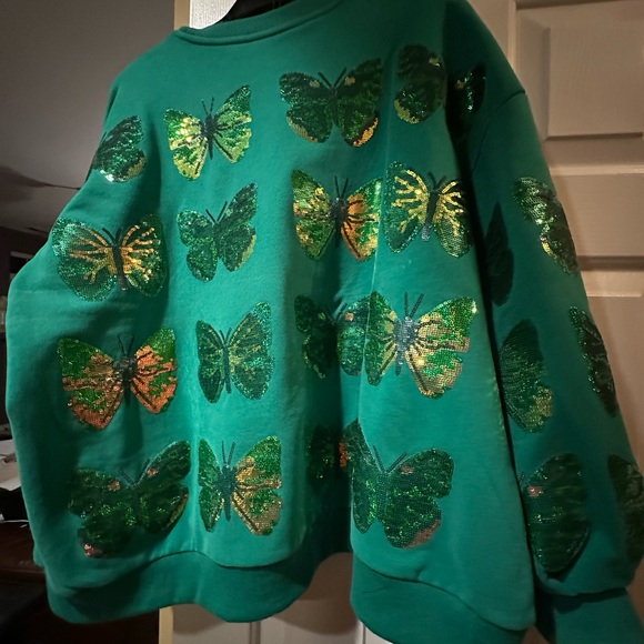 Queen of sparkle butterfly sweatshirt - Picture 4 of 4